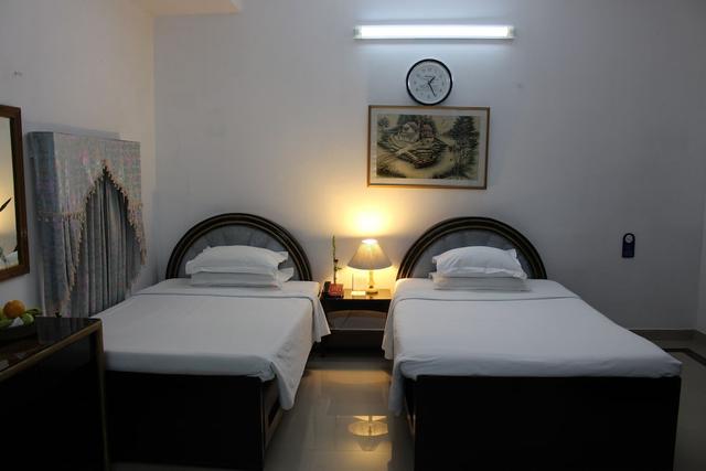 Aristocrat Twin Room