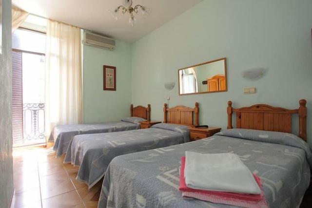 Basic Triple Room, Private Bathroom