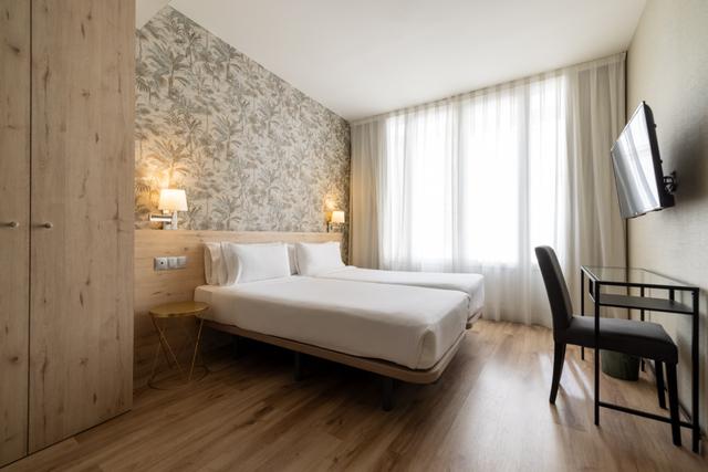 DOUBLE/TWIN ROOM
